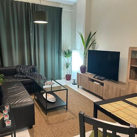 Apartamento Suite Torre Alta Parking Gratis Sevilha Exterior foto