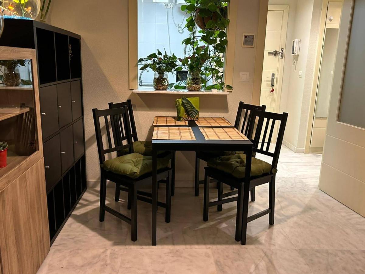Apartamento Suite Torre Alta Parking Gratis Sevilha Exterior foto